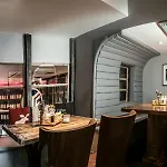 Handel's 3*